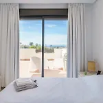 Luxe Golf & Family House Escape - Happy