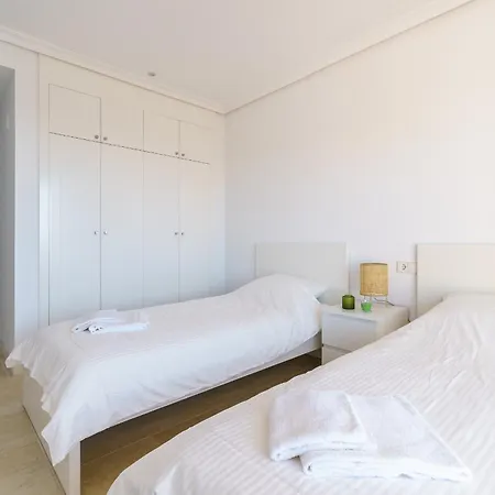 Luxe Golf & Family House Escape - Happy Apartment