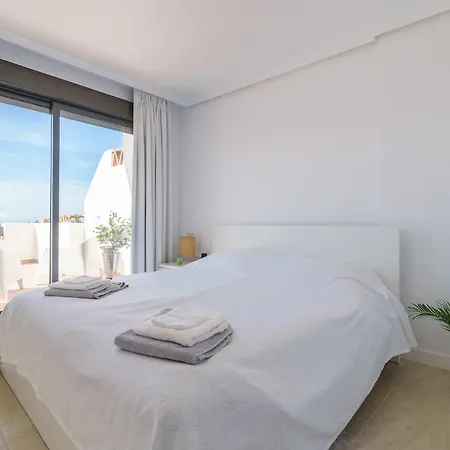 Luxe Golf & Family House Escape - Happy Estepona