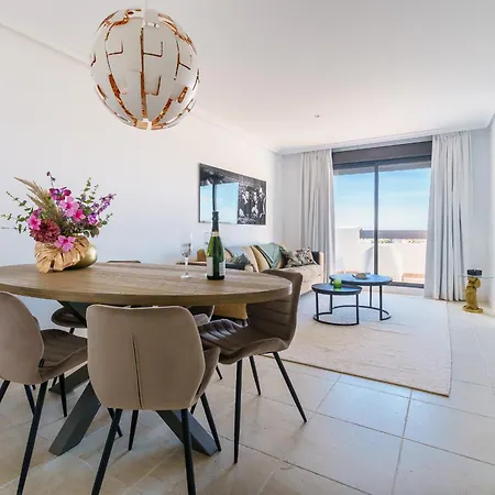 Apartment Luxe Golf & Family House Escape - Happy
