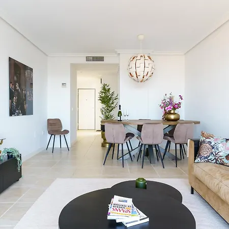 Luxe Golf & Family House Escape - Happy *