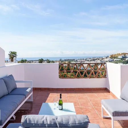 Luxe Golf & Family House Escape - Happy *