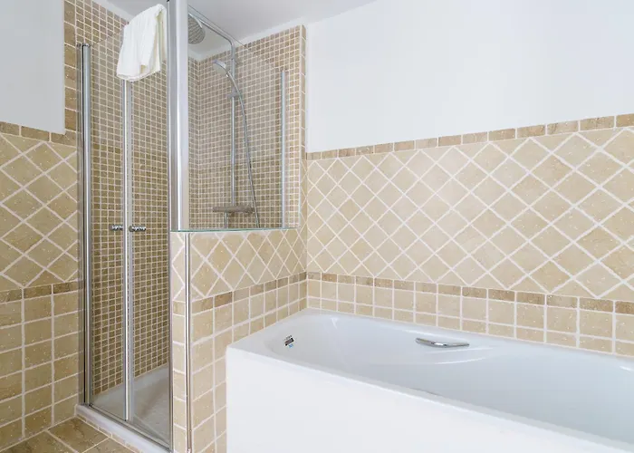 Luxe Golf & Family House Escape - Happy Estepona