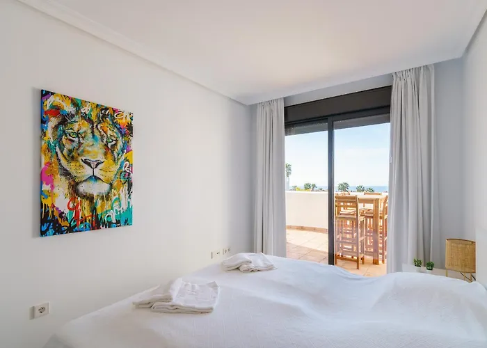 Luxe Golf & Family House Escape - Happy *