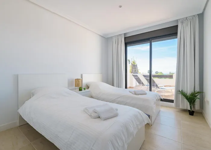 Luxe Golf & Family House Escape - Happy * Estepona