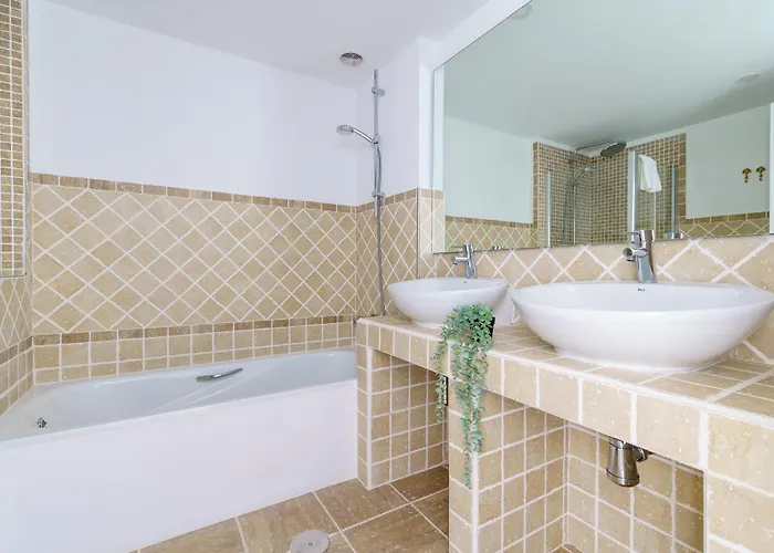 Vakantiehuis Luxe Golf & Family House Escape - Happy *