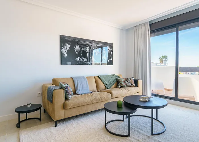 Luxe Golf & Family House Escape - Happy Holiday home Estepona