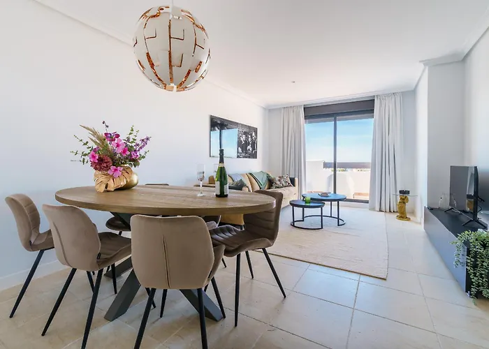 Vakantiehuis Luxe Golf & Family House Escape - Happy